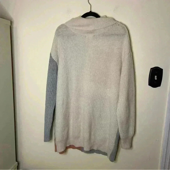 Entro Colorblock Turtleneck Sweater Grey, Cream, Coral Size 1X - Picture 3 of 5